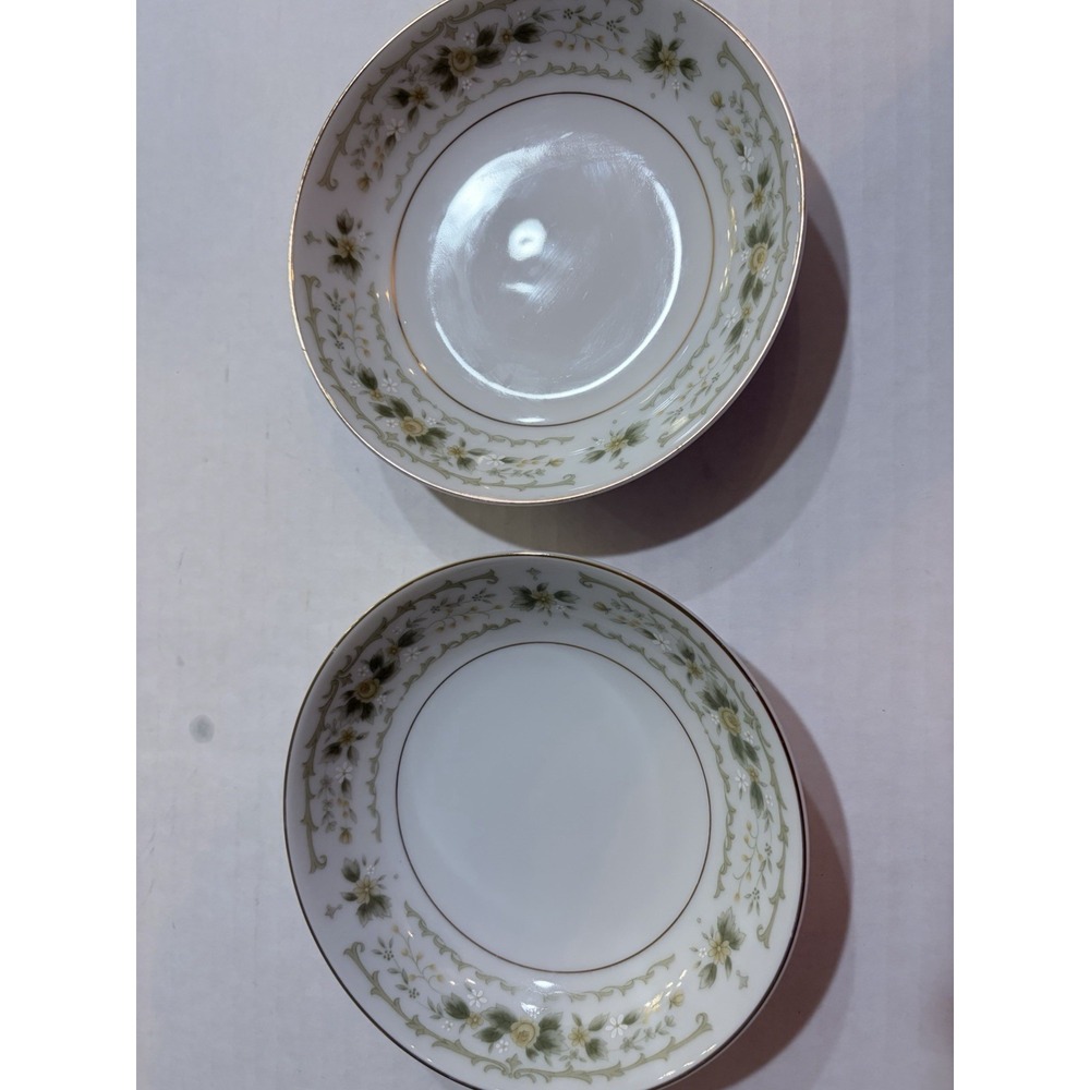 Set of 2 Vintage Mikasa Fine China "Waverly" 3901 Fruit Dessert Bowl 5.75"